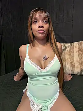 Rakiyahcharms webcam