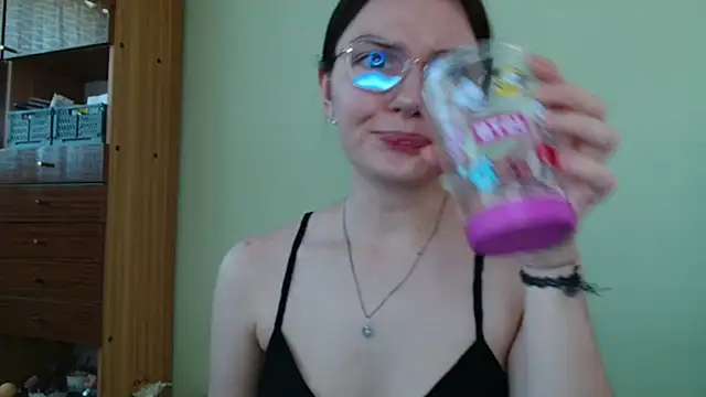 LooveELLYx webcam