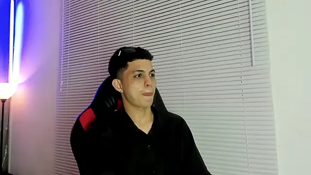 cameron_lux77 webcam