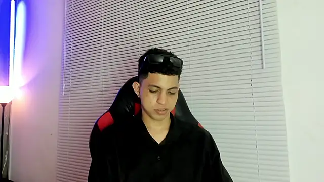 cameron_lux77 webcam