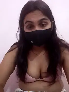 TRISHA0404 webcam