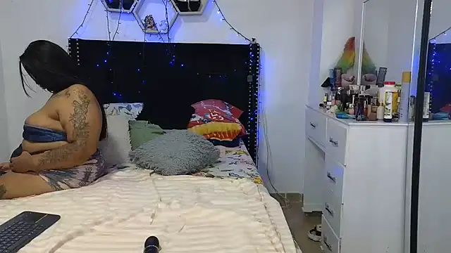 charlotte_077 live cam on StripChat