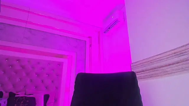 Sophi_Johnson webcam