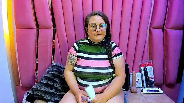 Sarah_Boobs_ live cam on StripChat
