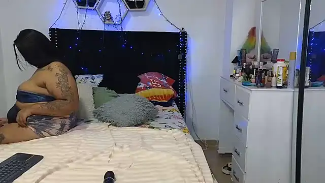 charlotte_077 live cam on StripChat