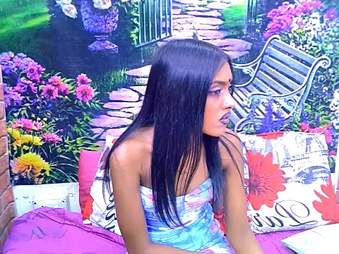 IndianPretty14u2Luv webcam