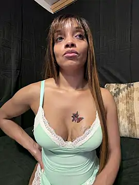 Rakiyahcharms webcam