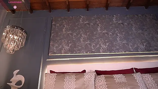 MiaKay1 webcam