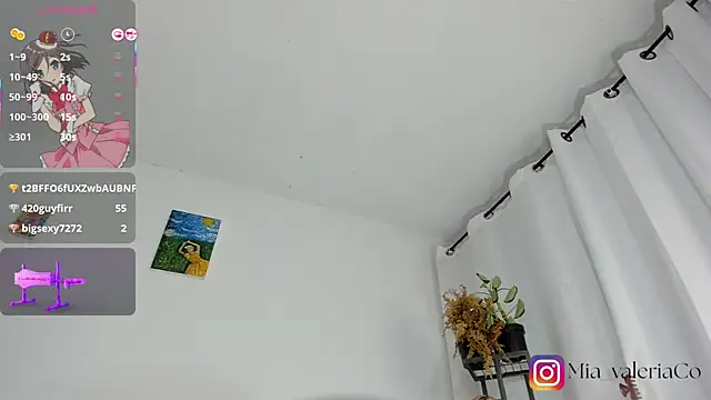 Mia-Valeria- webcam