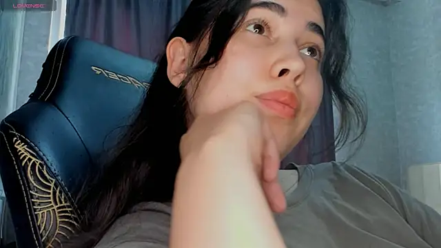 Diara_1an webcam