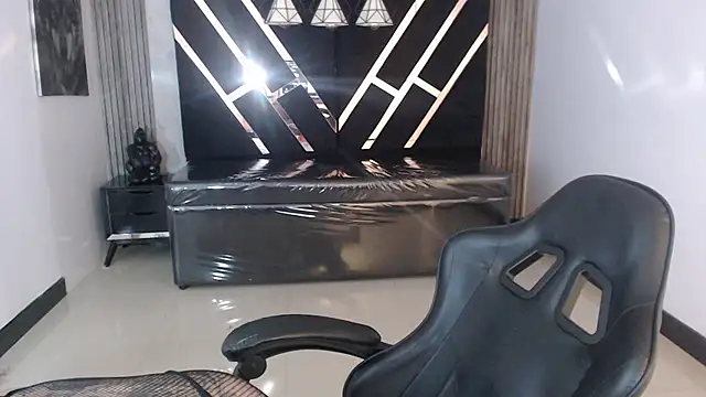 DamiaOshun_ch webcam