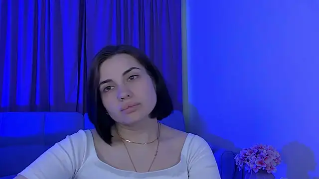 Watch AdrianaToress live on EroticFlix - High definition streams