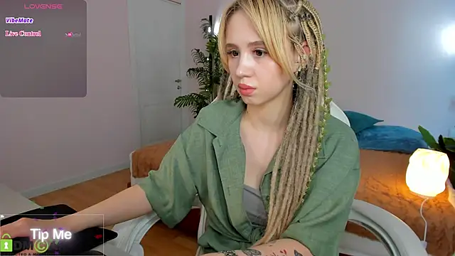 Valerie_Woods webcam