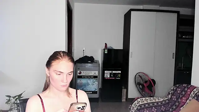 ReddHotPipper webcam