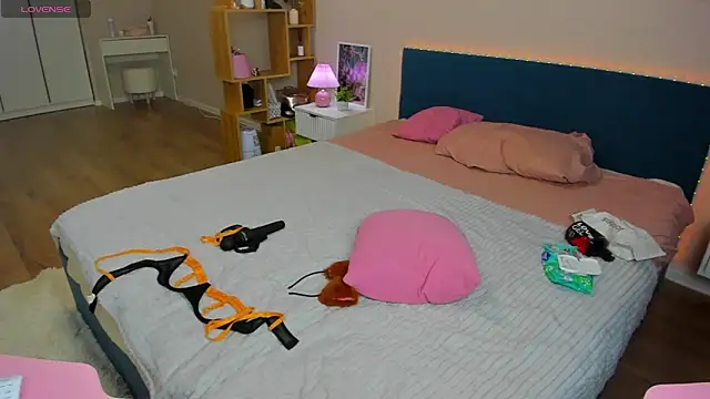 BritneyLix webcam