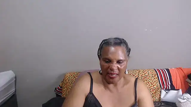 GrandBustyMelon webcam