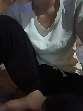 Hilary-123 webcam