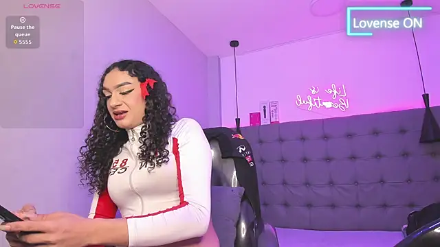 scarletcherry18 webcam