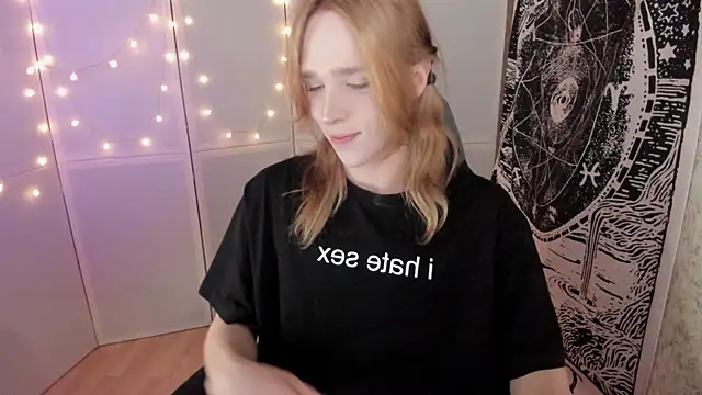 simochka_w (M twink) - jerk to cum