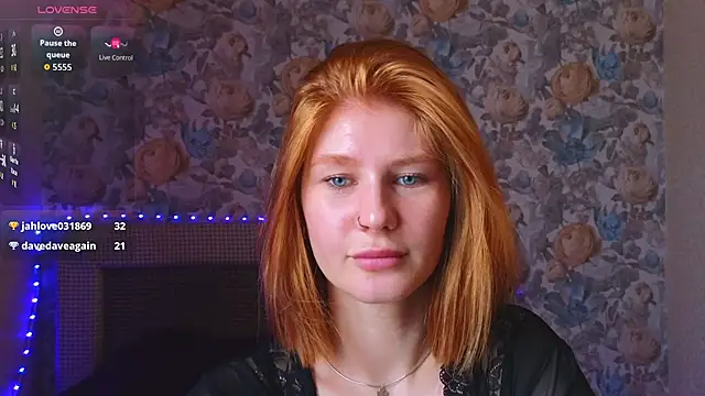 Juli_Ginger webcam