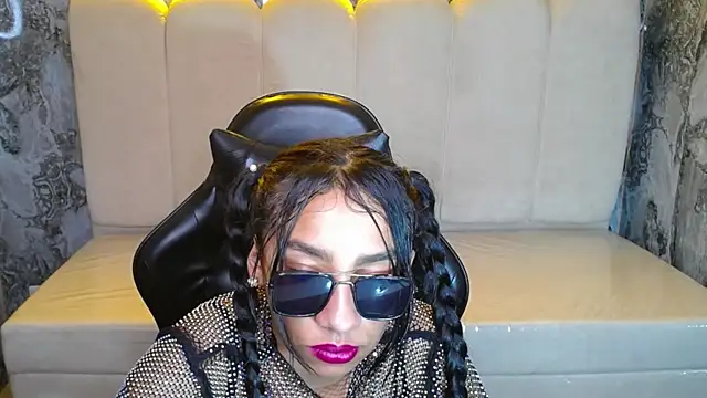 Adarasuri_v webcam