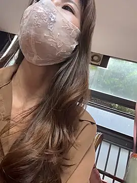 kiss_loo (F milf) - 户外抽插一分钟