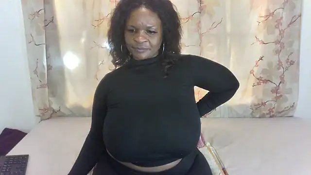 DIRTIENASTY live cam on StripChat