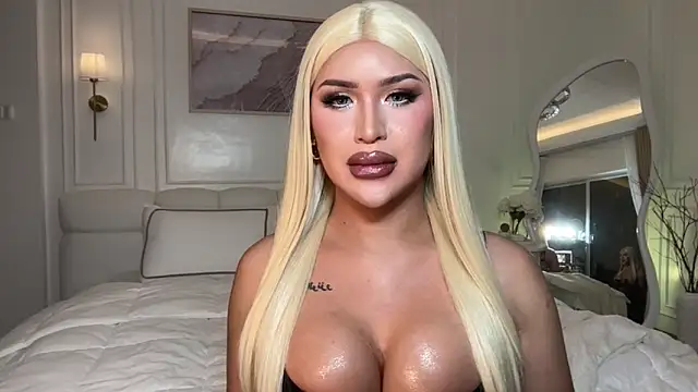 Your_Majesty_Tyra webcam