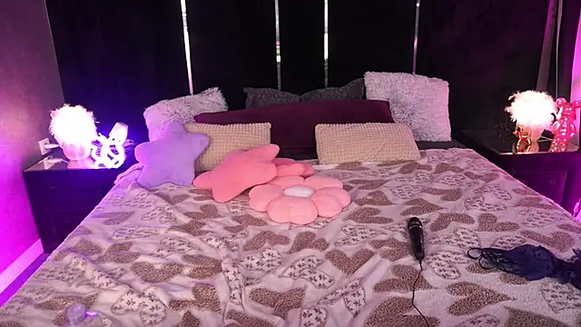 LylaYeess live cam on StripChat