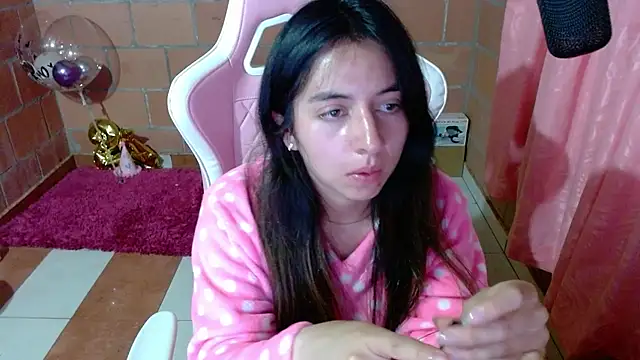 Watch Maggie_Fox3 live on EroticFlix - High definition streams