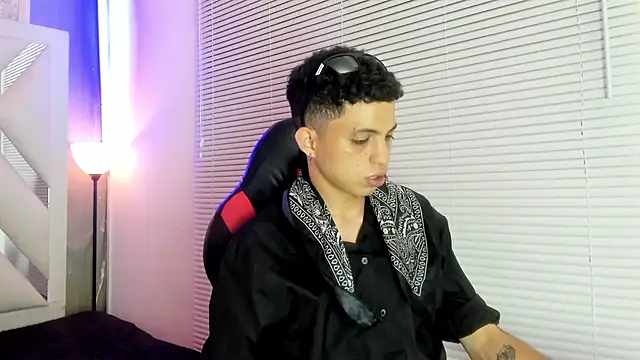cameron_lux77 webcam