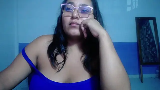 sirena_15 live cam on StripChat