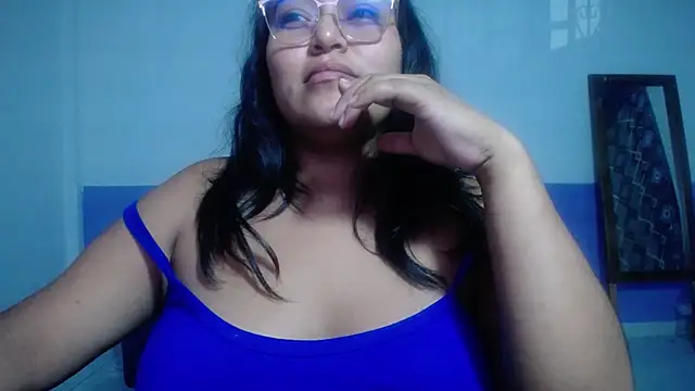 sirena_15 live cam on StripChat