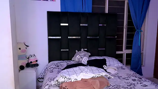 AliiceBrown_ webcam