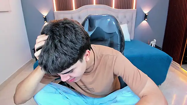 Tommy18__ webcam