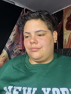 Hailey_Curvy webcam
