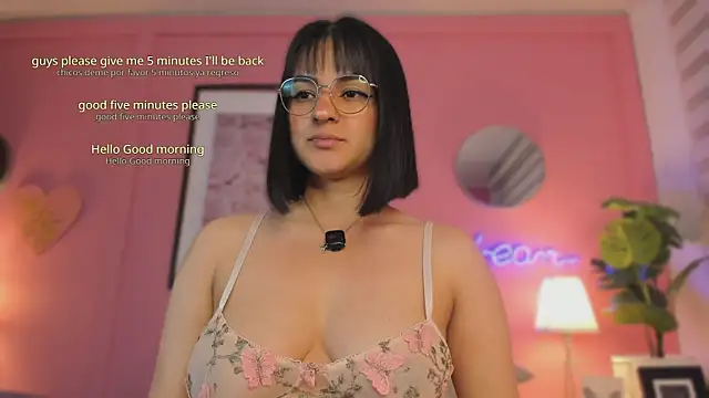 SoySaraa webcam