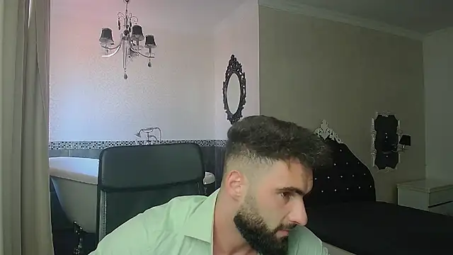 micahlane (Ask my age) - I'm prepairing for bodybuilding contest