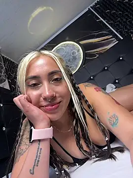 ManuelaVeeleez webcam