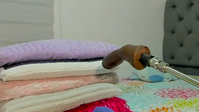 Elizabeth_18_ webcam