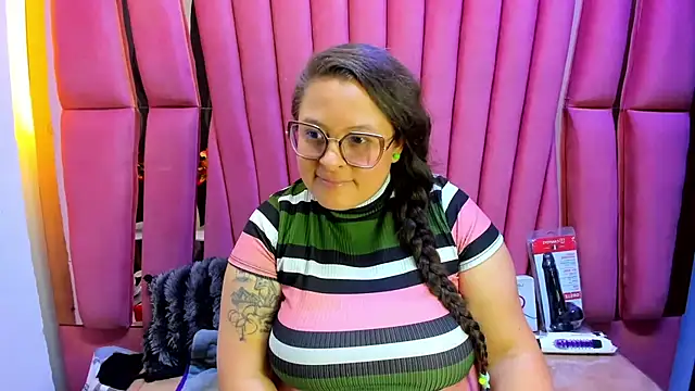 sarah_boobs_ - Sarah_Boobs_'s free webcam - UK Sex Cams