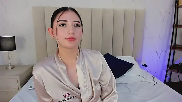 LilithHarperr_ webcam