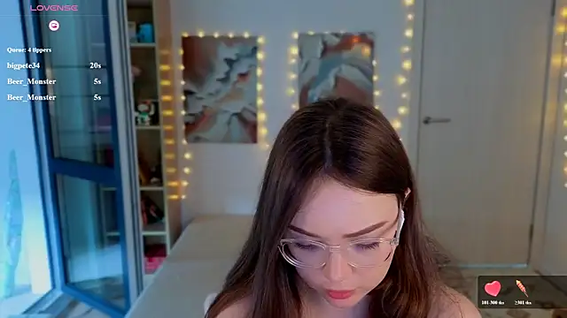 MilenaSaint live cam on StripChat