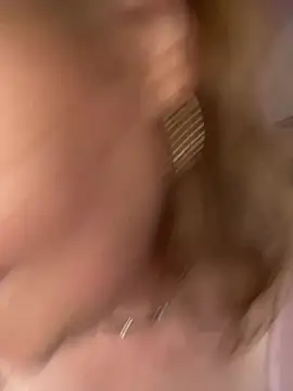 Sunbelxx live cam on StripChat