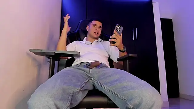 Liam_Mateo webcam