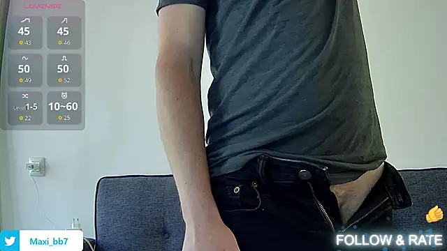 ydk__7 live cam on StripChat
