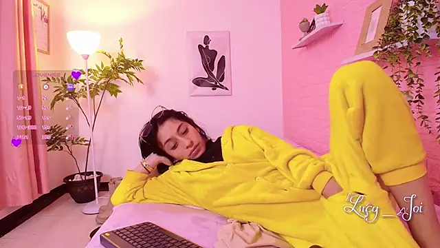 Lucyanajoi webcam