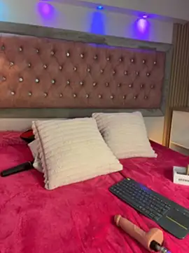 MylaDreams webcam