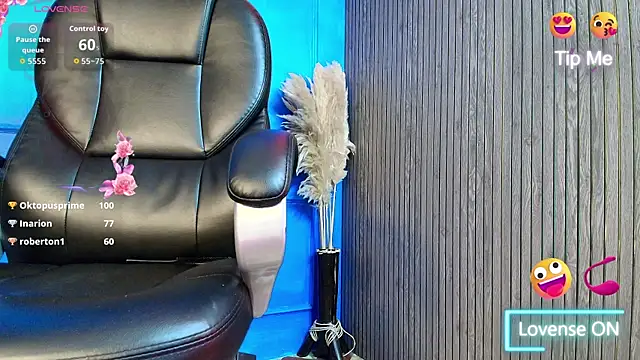 Nikki_Vesper webcam