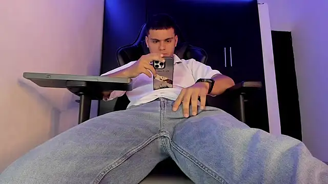 Liam_Mateo webcam
